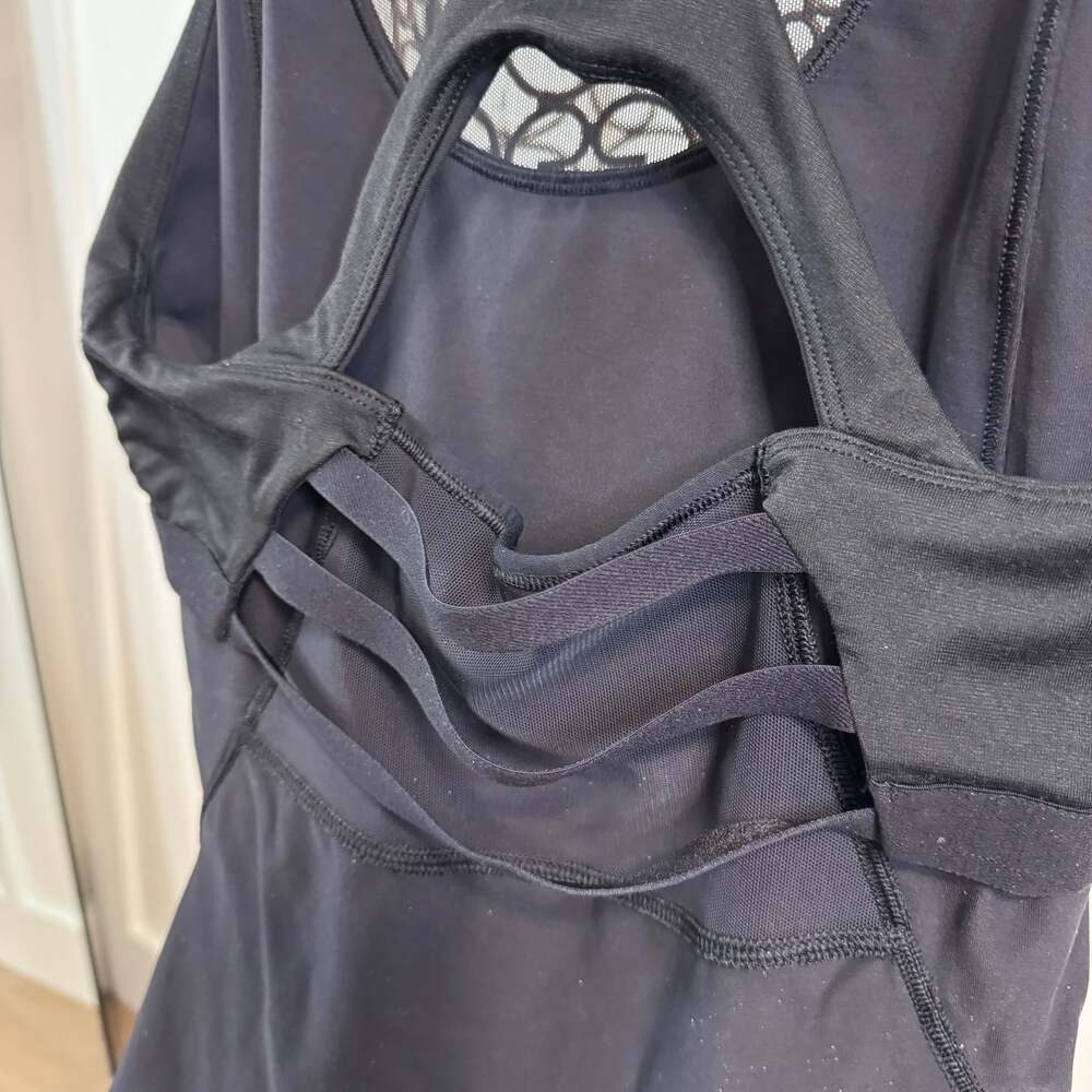 Lululemon Goal Crusher Tank Top Black Luxtreme Lycra Mesh Lace Racerback - Picture 5 of 5
